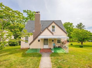 670 N 6th St, Wytheville, VA