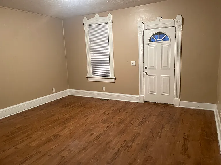 69 Alaska St — Photo 3
