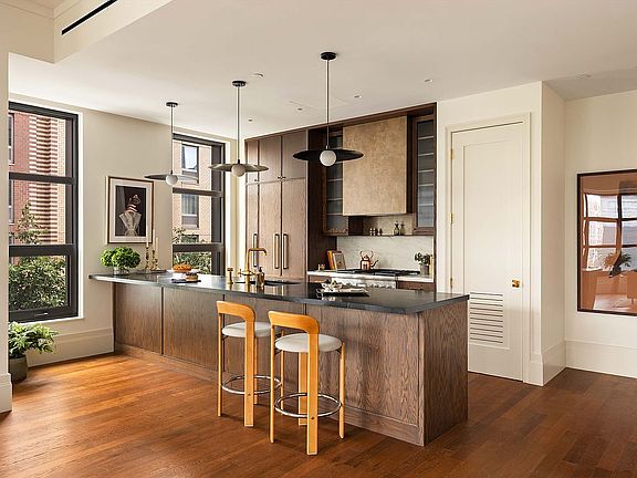 4th image of 127 Kent Ave #2B