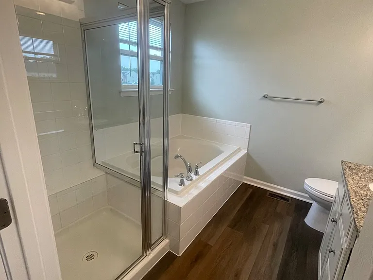 2410 Walthall Ct — Photo 13