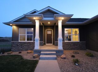 1417 Settlers Dr, Marion, IA