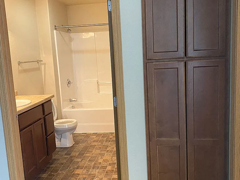 Stanley Apartments — Photo 56