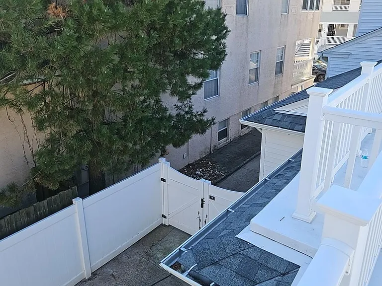 107 S Dover Ave — Photo 15