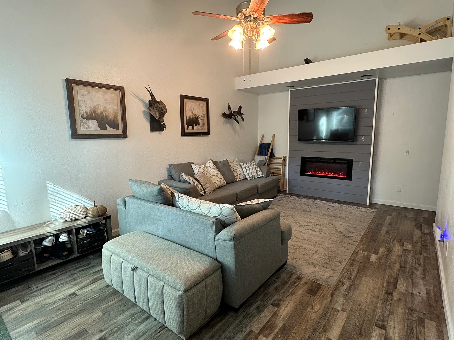 2 bed, 1.5 bath, 977 sqft, $1,800 — Photo 2
