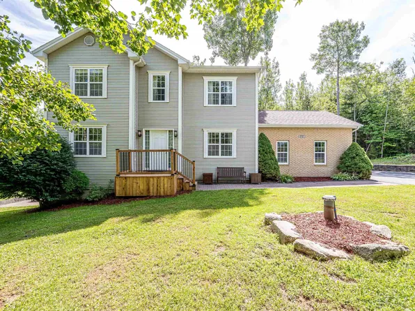 77 Holyrood Close, Halifax, NS B2T 1V1