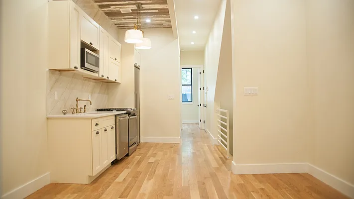 Rented by Nooklyn NYC LLC | media 6