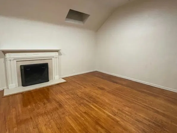 (undisclosed Address), Huntington Station, NY 11746
