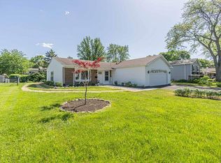 215 E Farmgate Ln, Palatine, IL 60067