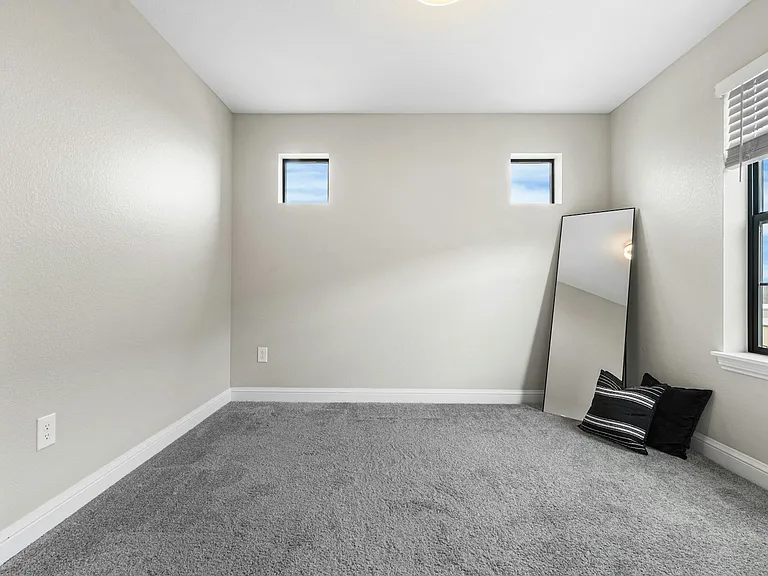 2014 S Holly St #4 — Photo 27
