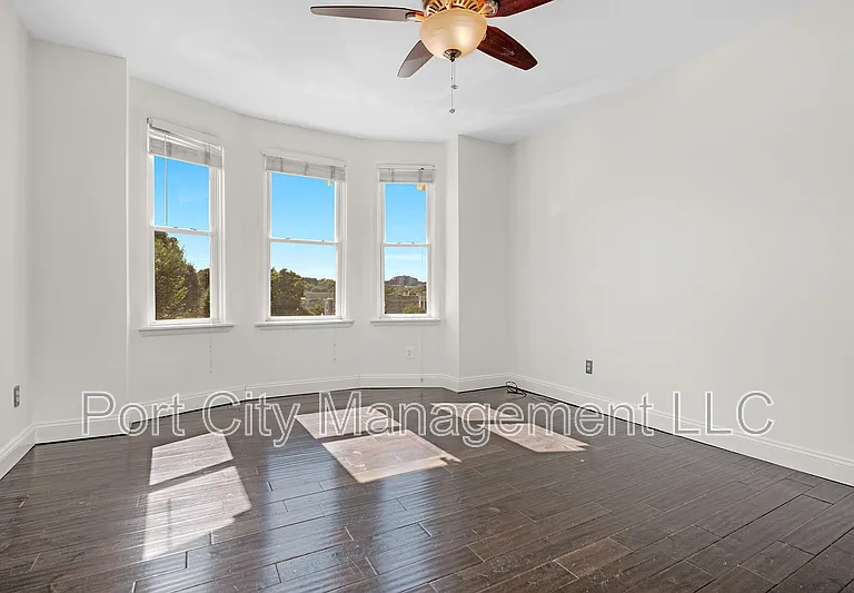 207 S Ellwood Ave — Photo 11