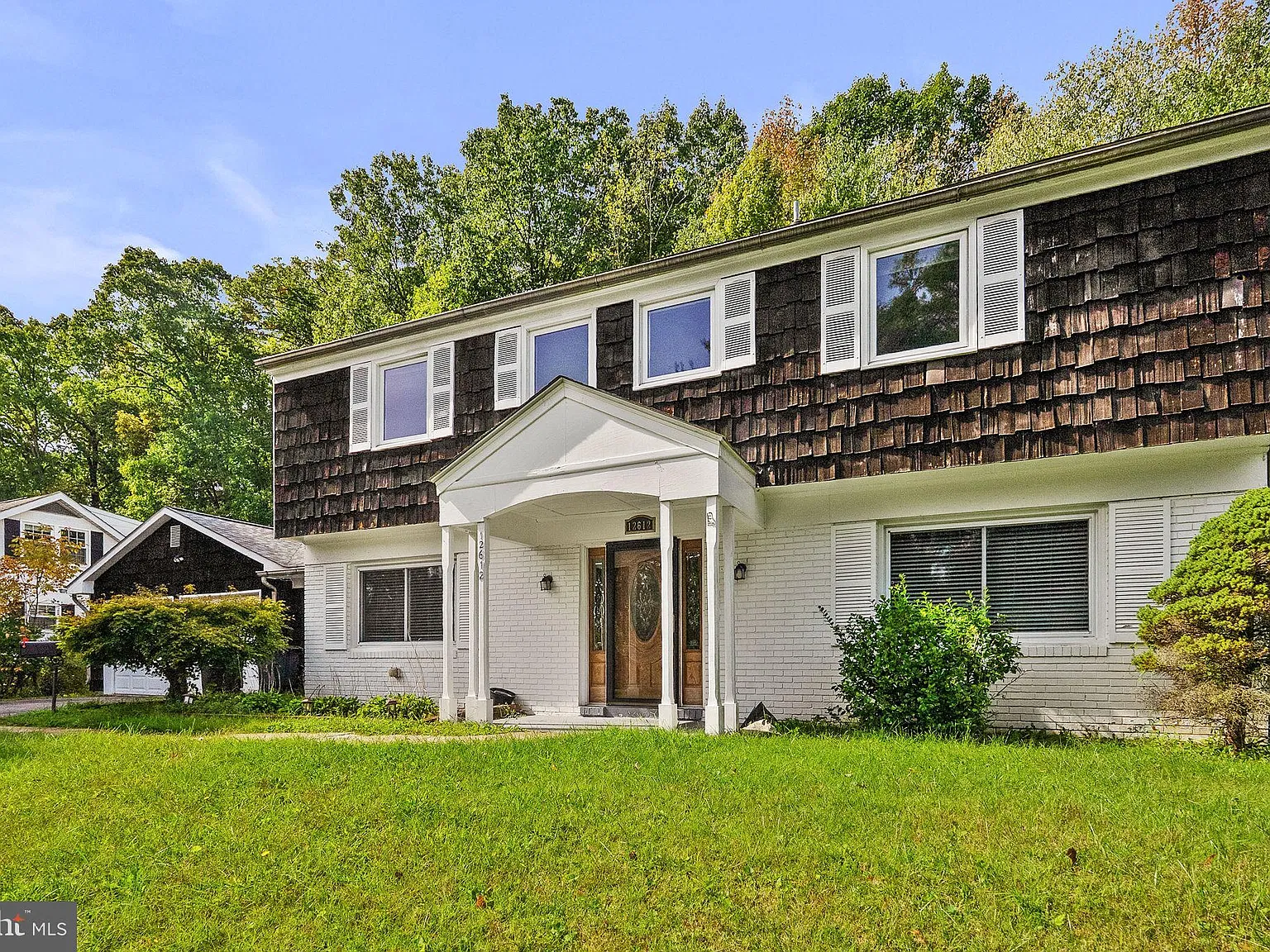 4 bed, 2.5 bath, 2228 sqft, $3,200 — Photo 2