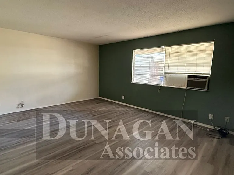 201 N Mesquite St #2 — Photo 3