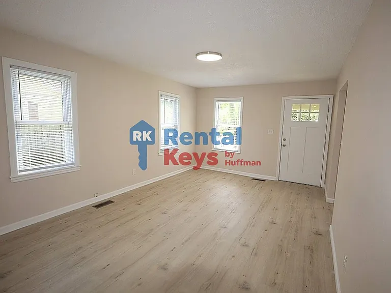 2208 Margybeth Ave — Photo 4