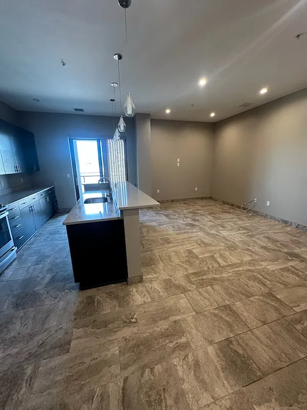 1 bed, 923 sqft, $1,600 — Photo 3