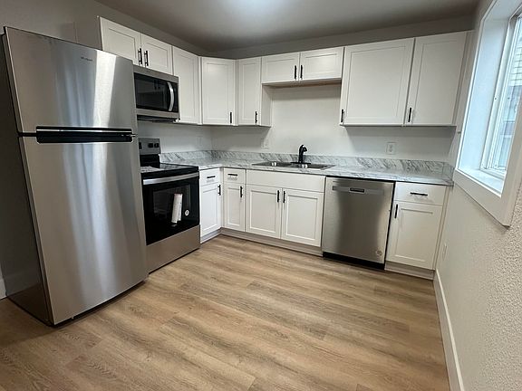 2nd image of 3913 E McLoughlin Blvd #3913