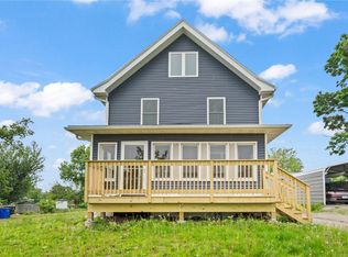 945 Oakland Rd NE, Cedar Rapids, IA 52402