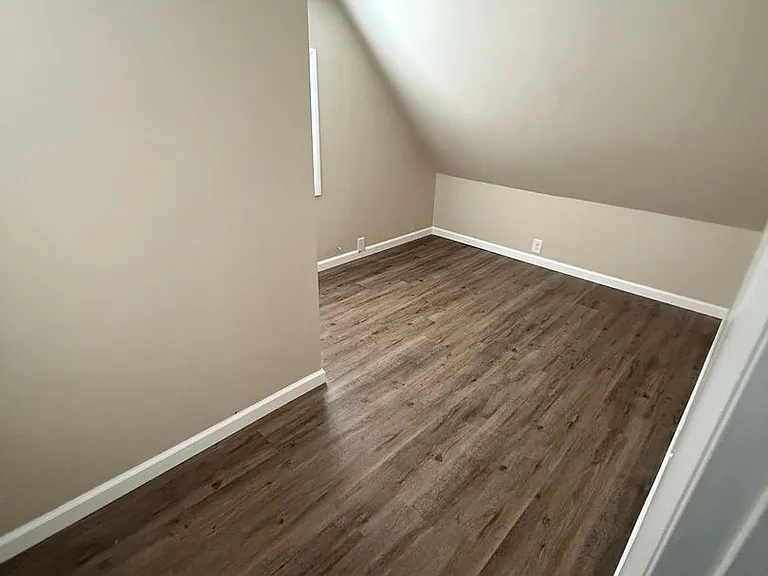 223 S McKinley Ave — Photo 4