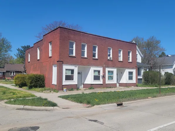 1725 10th St, Pt Huron, MI 48060