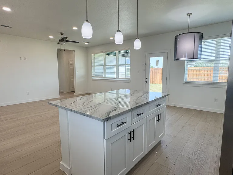 140 Zion Rd — Photo 5