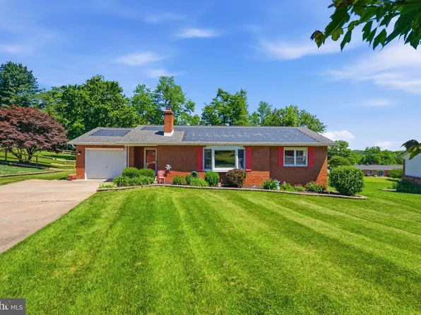 13712 Hillside Ave, Thurmont, MD 21788