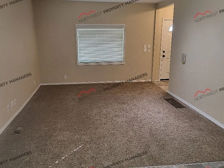 848 NW Maryland Ave — Photo 8