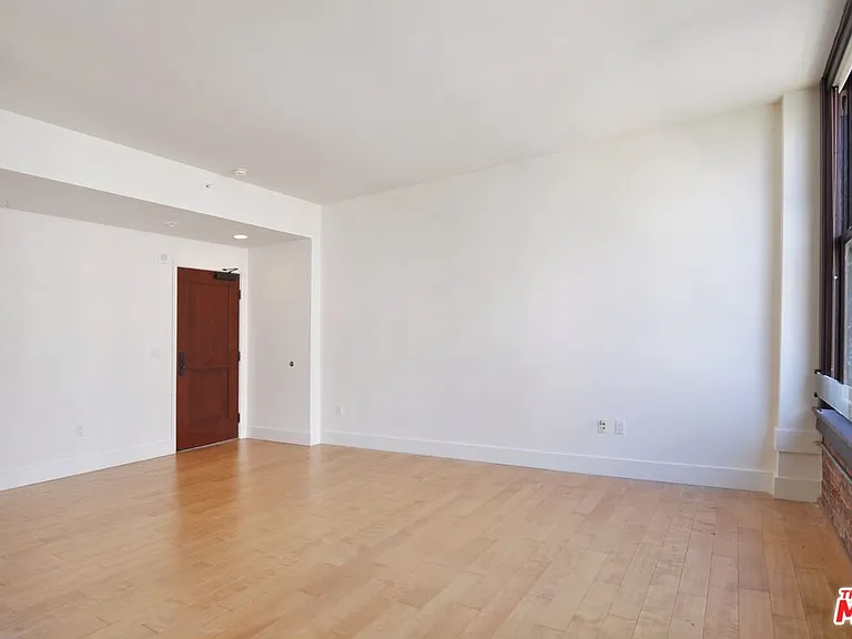 460 S Spring St #701 — Photo 5