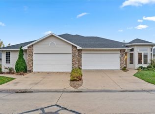 633 Tiffany Dr NE, Cedar Rapids, IA 52402