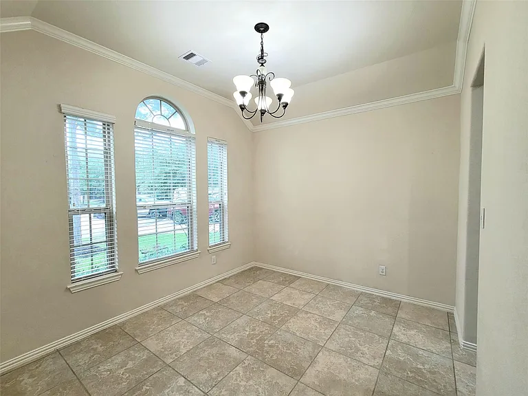 7506 Amber Village Cir — Photo 8