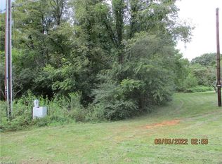 18/TRINITY Church St, King, NC 27021