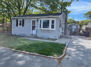 22 Bay St, Buzzards Bay, MA 02532