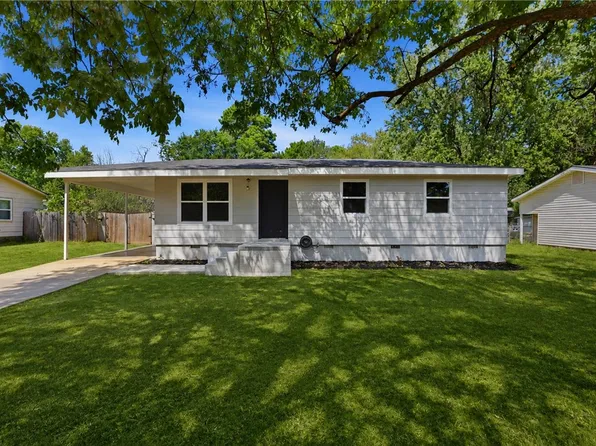 2206 Dogwood Pl, Springdale, AR 72762