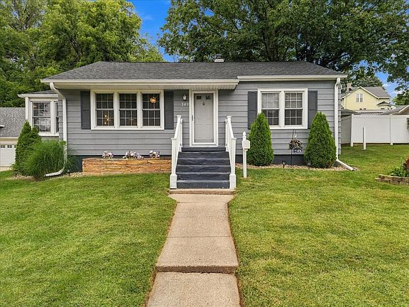 3rd image of 302 Towne St