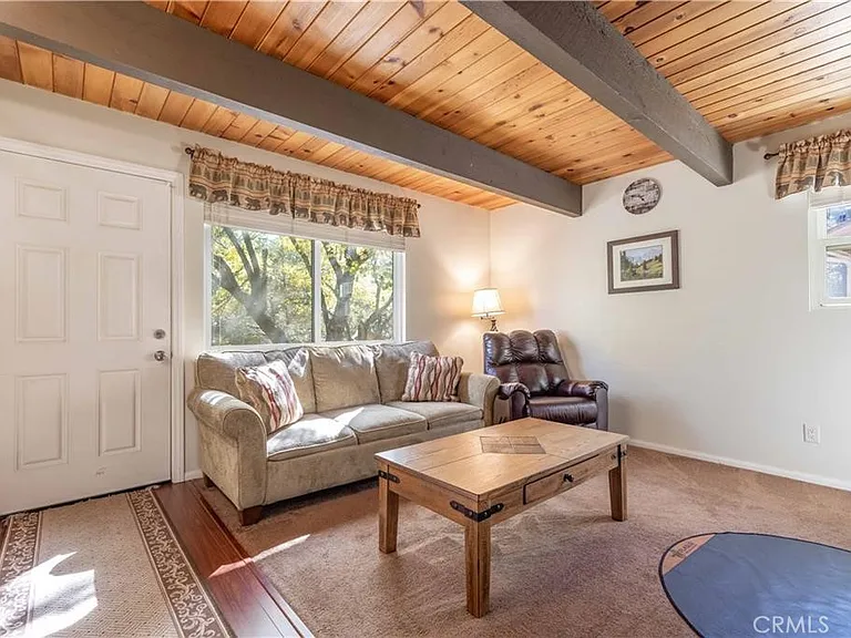548 Moreno Ln — Photo 7
