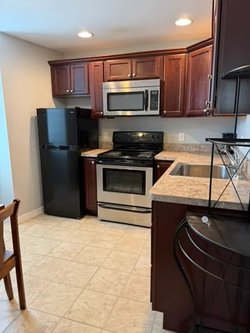 16 E Main St - 7 — Photo 3