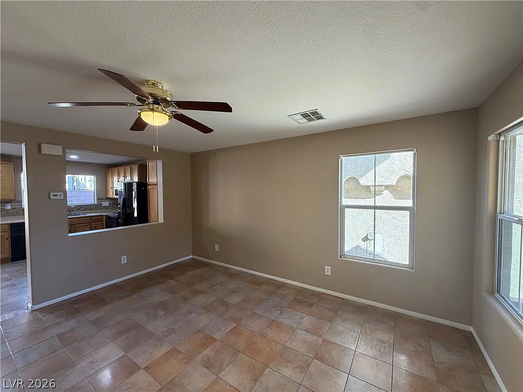 4 bed, 2.5 bath, 1757 sqft, $1,975 — Photo 4