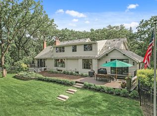 10 Saint Albans Rd E, Hopkins, MN 55305