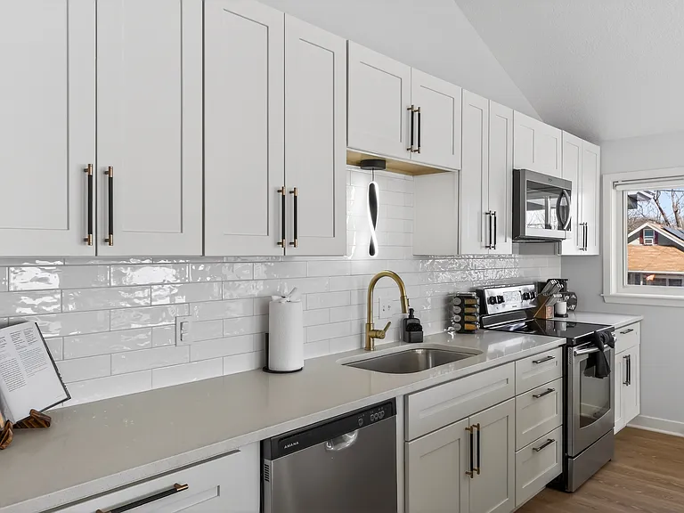 1312 S Emery St — Photo 10