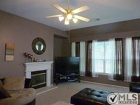 3rd image of 3912 Kirby Dr