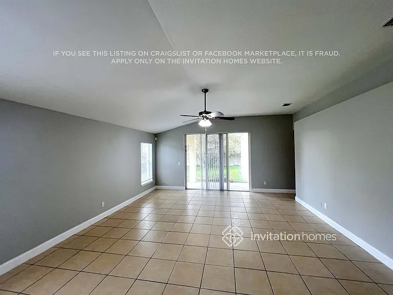 1835 SW Dalmatian Ave — Photo 2