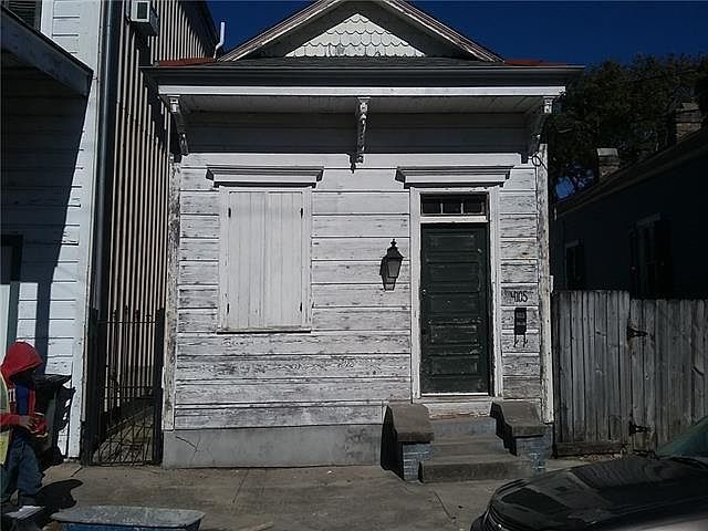 1st image of 4105 Burgundy St