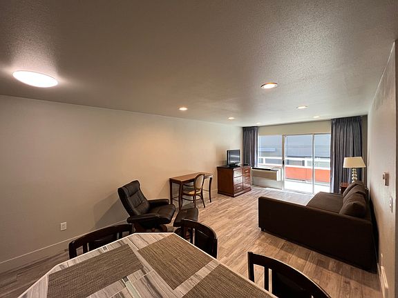 3rd image of 4731 12th Ave NE #103