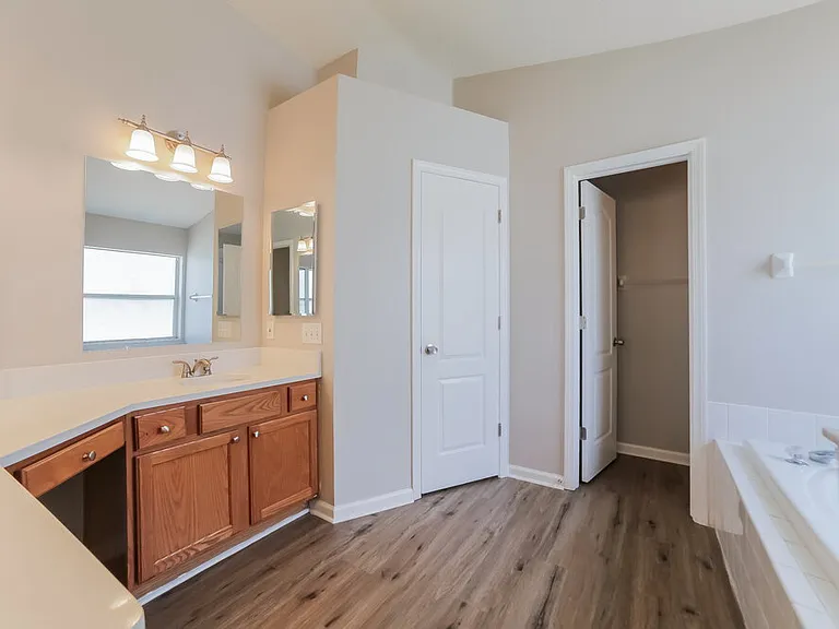 10225 Hunters Haven Blvd — Photo 14