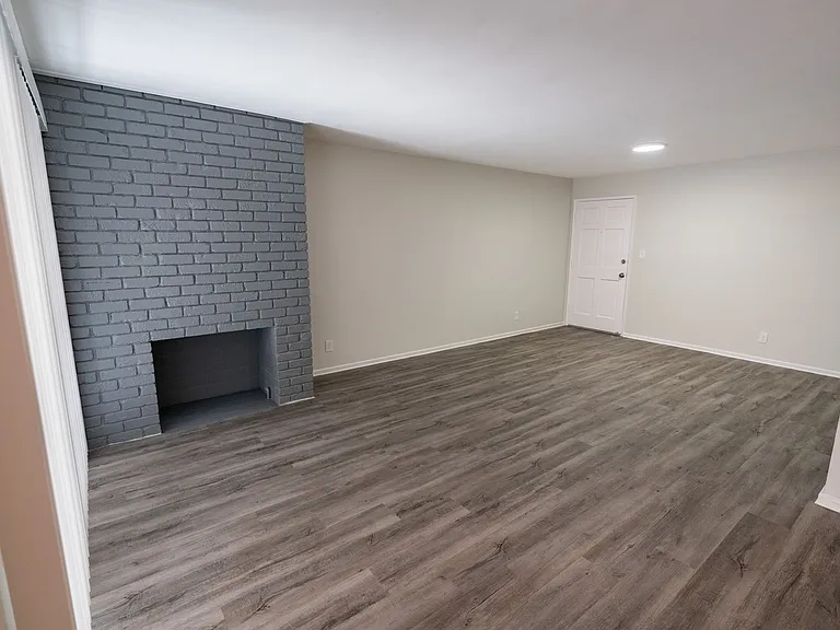 18407 Dearborn Street — Photo 77