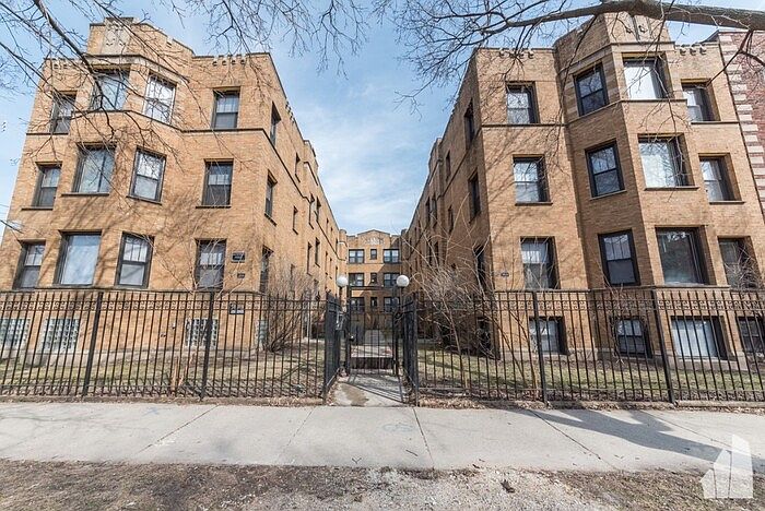 1st image of 5945 N Paulina St #5947-2