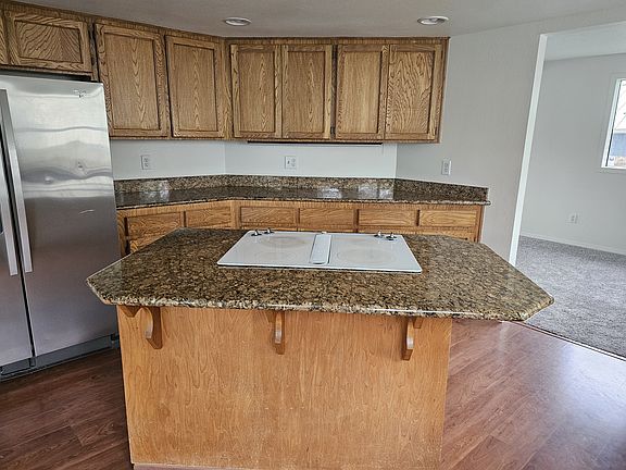 3rd image of 30920 SW Willamette Way W