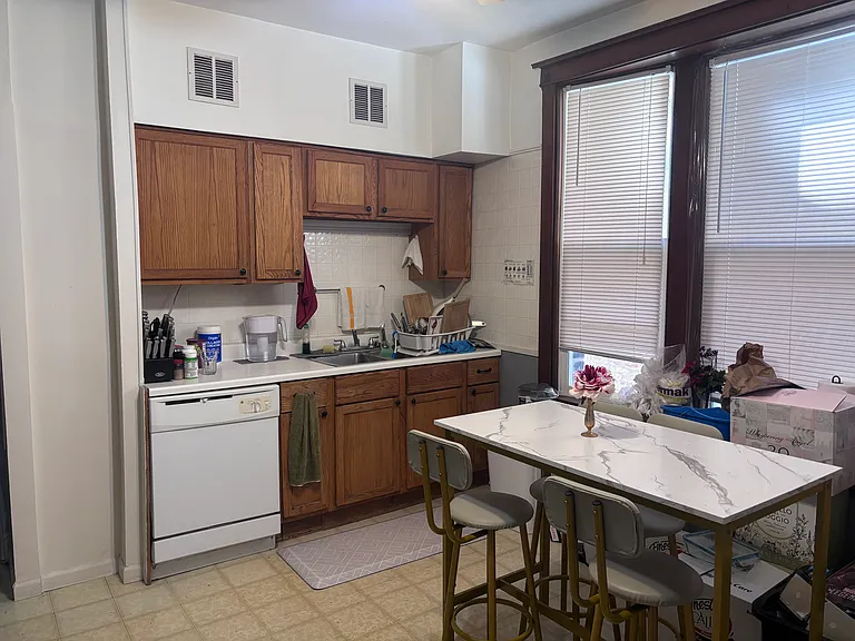 3309 S Union Ave #2R — Photo 4