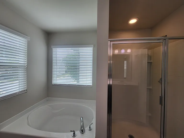 54 Laurel Dr E — Photo 16