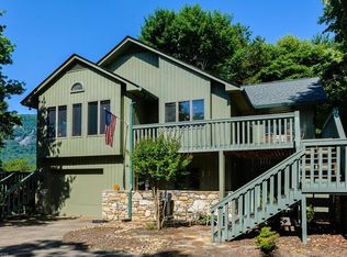 367 Roundabout Rd, Lake Lure, NC 28746