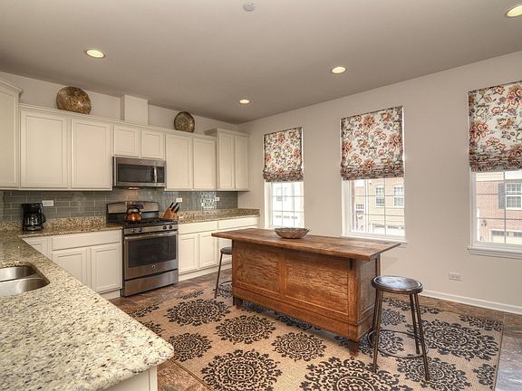 Gorgeous 42" Inch Cabinetry With Crown Moulding