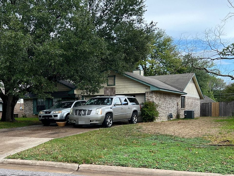 2nd image of 607 Brazos Dr